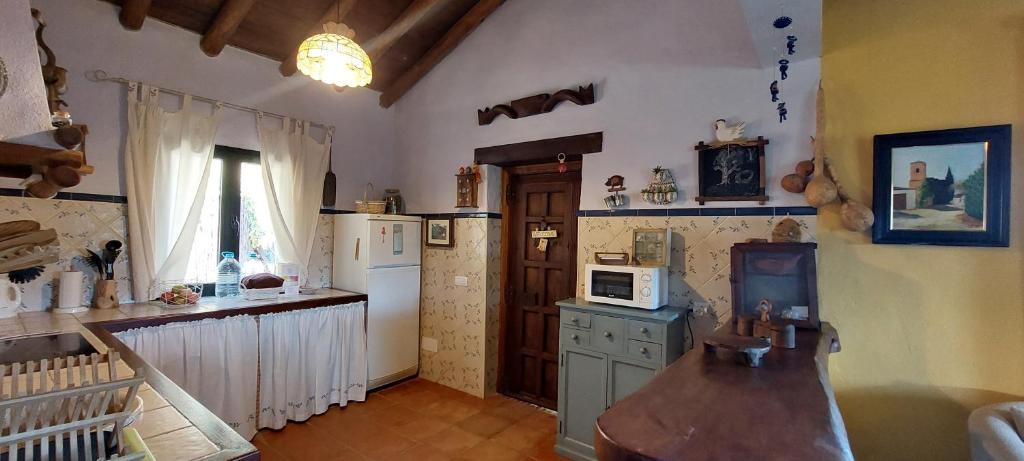 A kitchen or kitchenette at La Casa de la Era