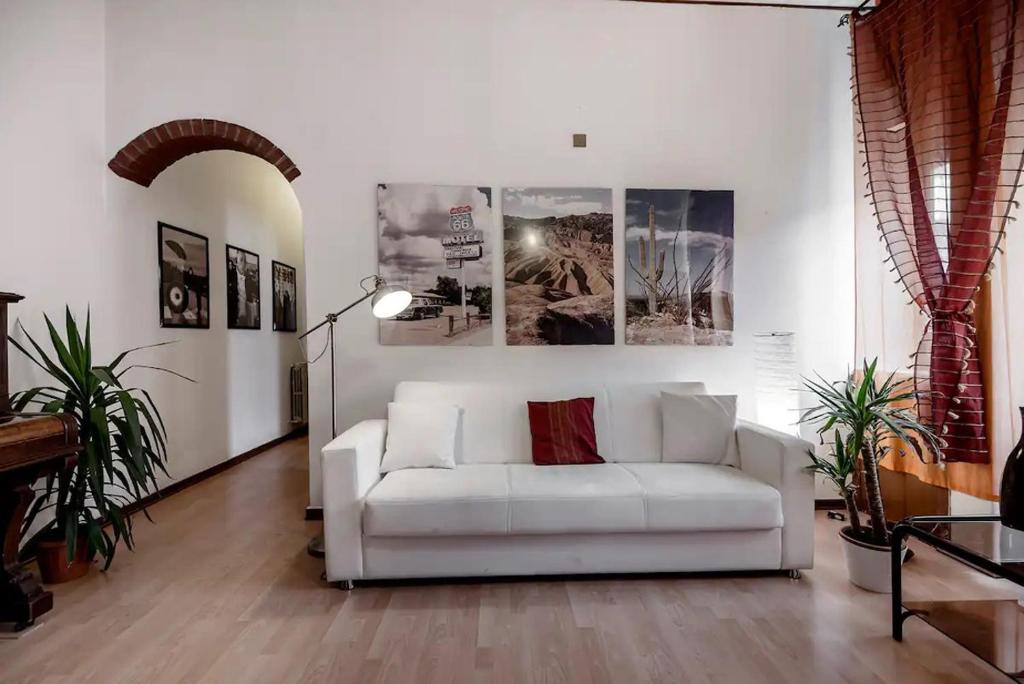Posedenie v ubytovaní Happy & Beautiful Flat in Central Milan