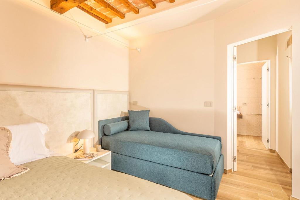 Palazzo Falcinelli Luxury Room in Montepulciano Center with Elevator - Triple Room With View