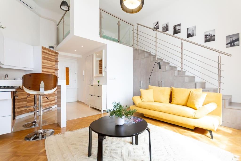 Bright Design Riverside Studio by NW 1093 Budapest, 2 Boráros tér kép - 1