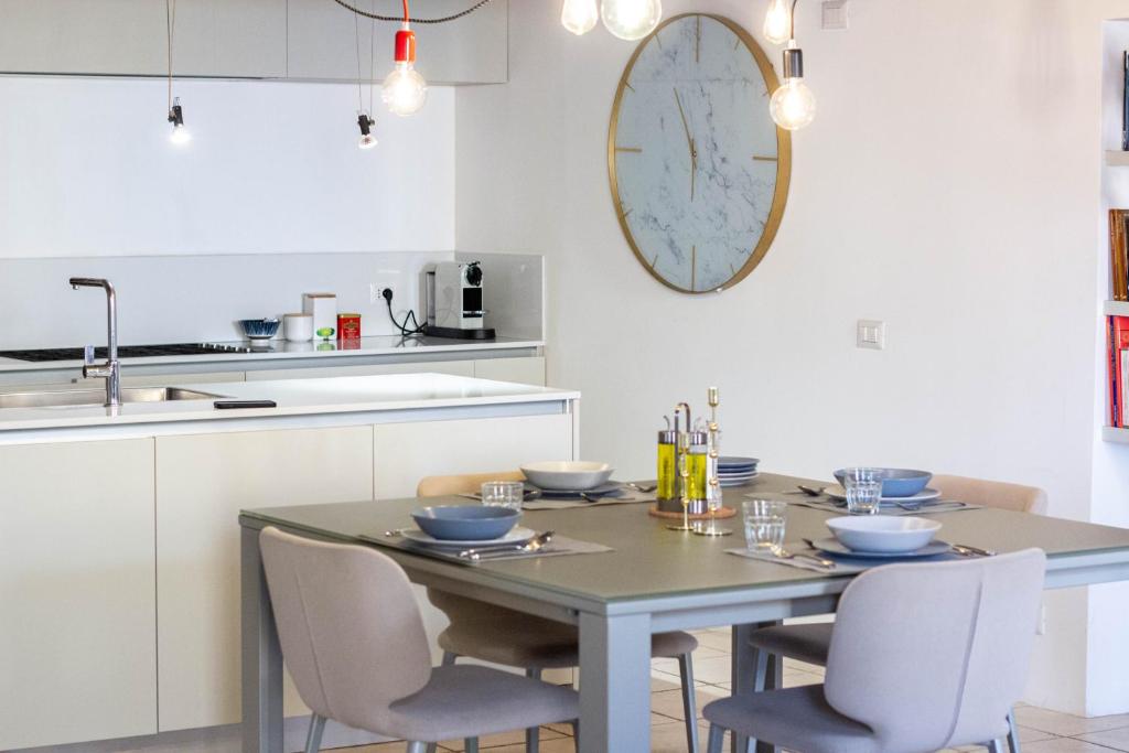 A kitchen or kitchenette at Ottavia al Foro - Luxury Property
