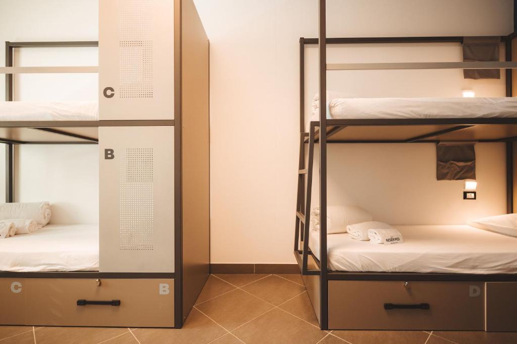 Lecco Hostel & Rooms - Bed In 4-Bed Mixed Dormitory Room