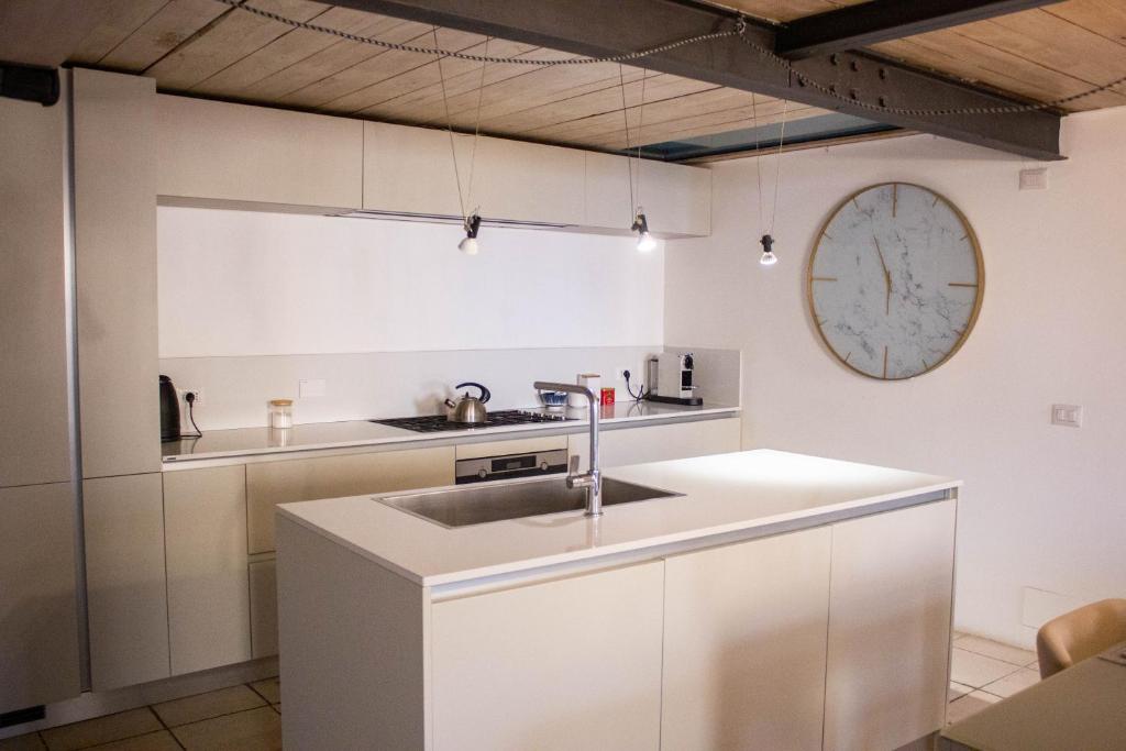 A kitchen or kitchenette at Ottavia al Foro - Luxury Property