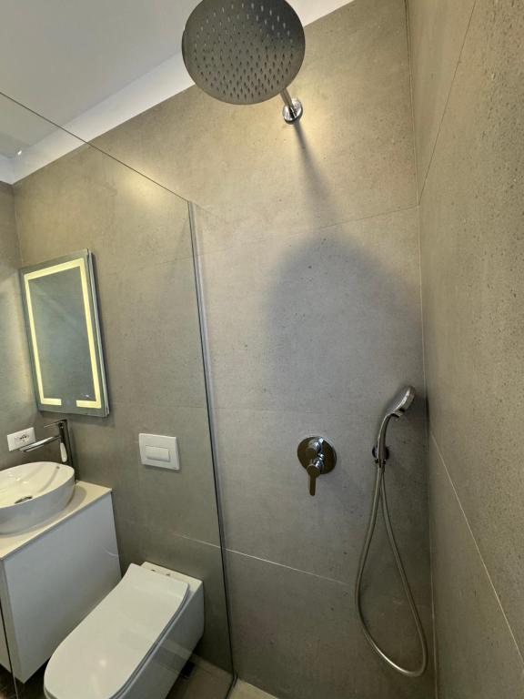 O baie la Nomad Stay Apartments