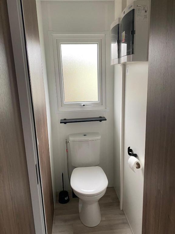 Kúpeľňa v ubytovaní Mobil home familial neuf de 2024 pour 8 personnes