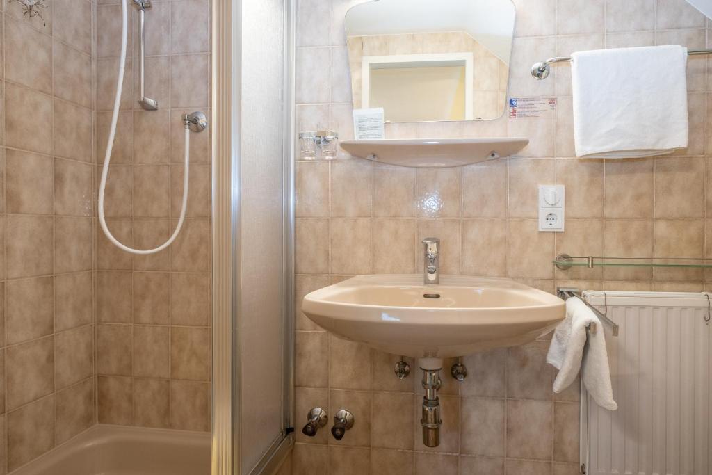 Hotel-Pension Falkensteiner - 2