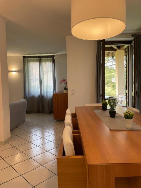 A seating area at Bnbook Villa Biancospino