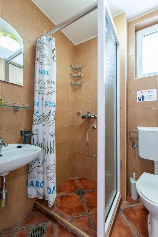 Mila & Aleksandr Apartments - 14