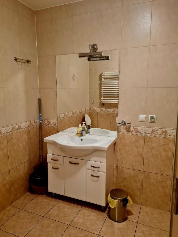 Kúpeľňa v ubytovaní ApartamentyPrzyMorzu Wschód Słońca Olymp z basenem