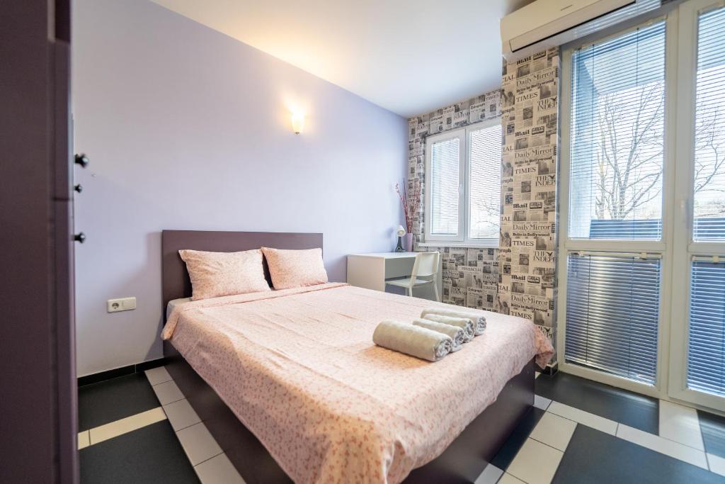 Spacious apartment in the heart of Studentski grad - 山景工作室