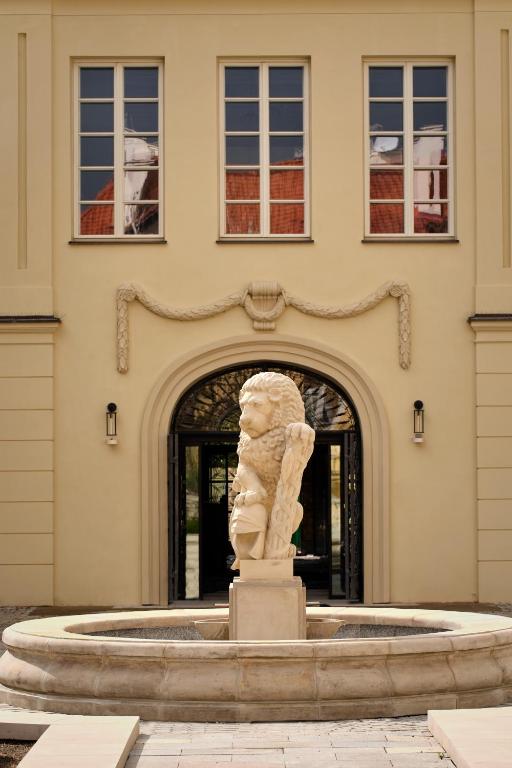 Hotel Verte, Warsaw, Autograph Collection - Resim 23