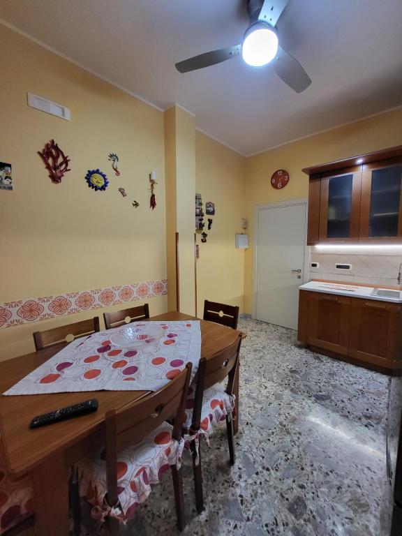 Kuchyň nebo kuchyňský kout v ubytování Angri's Guest House