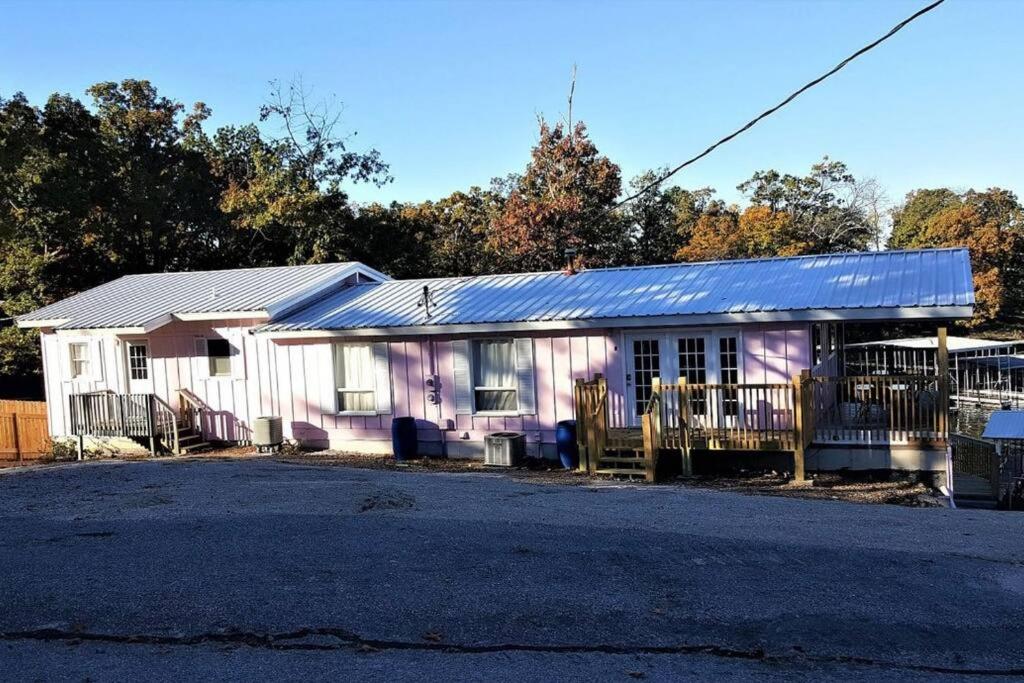 Hoone, kus puhkemaja asub