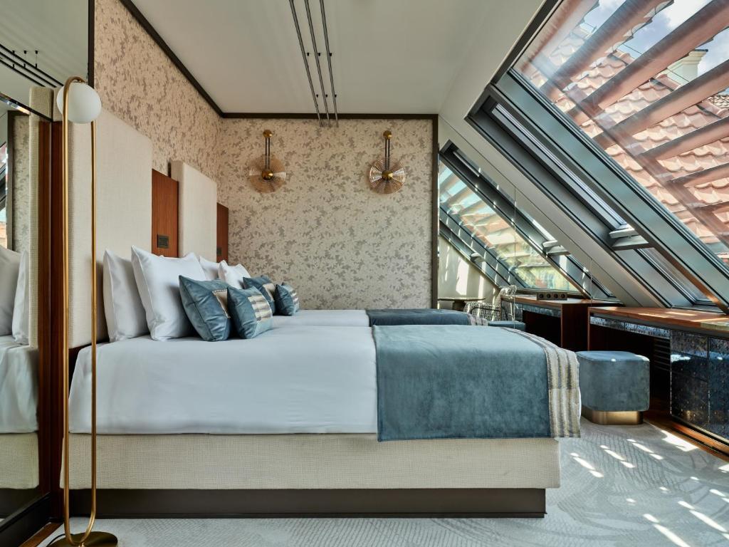 Hotel Verte, Warsaw, Autograph Collection - Resim 6