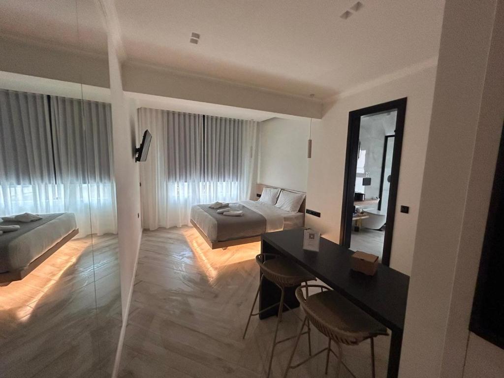 Triple A - Stylish Seven On The Pedestrian - FREE Parking! - Resim 23