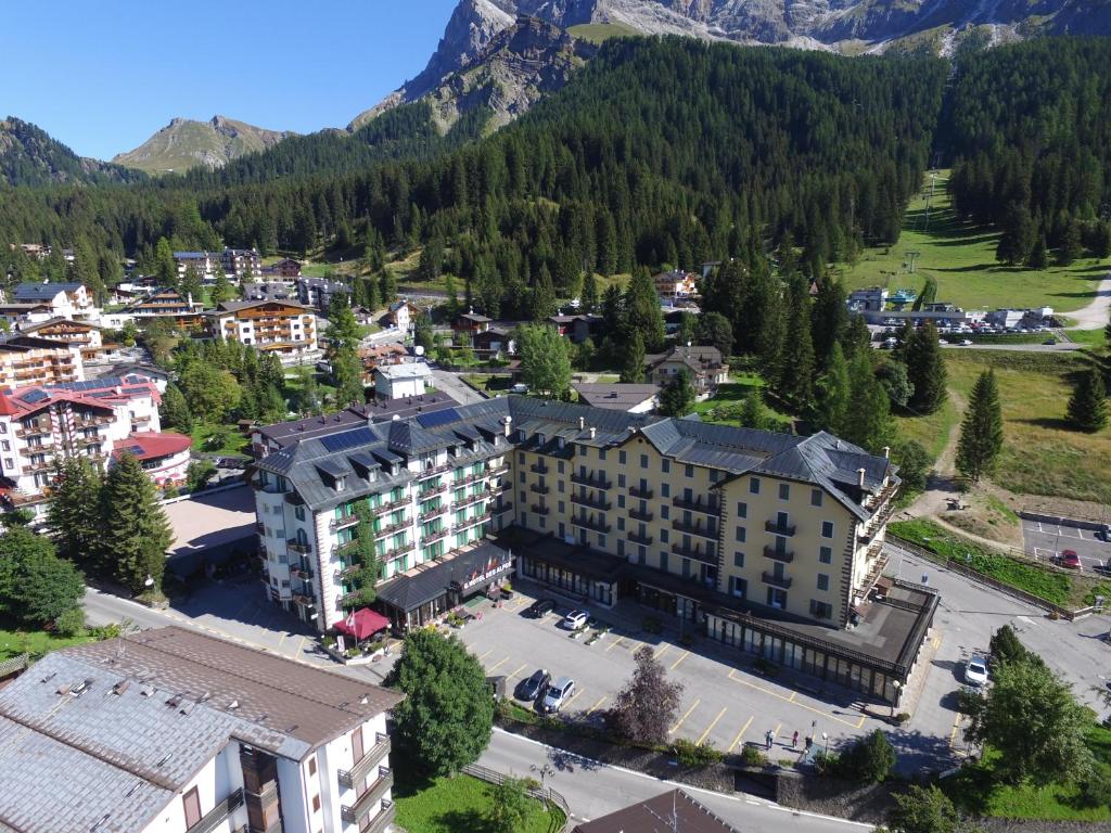 Nespecifikovaný výhled na hory nebo výhled na hory při pohledu z hotelu