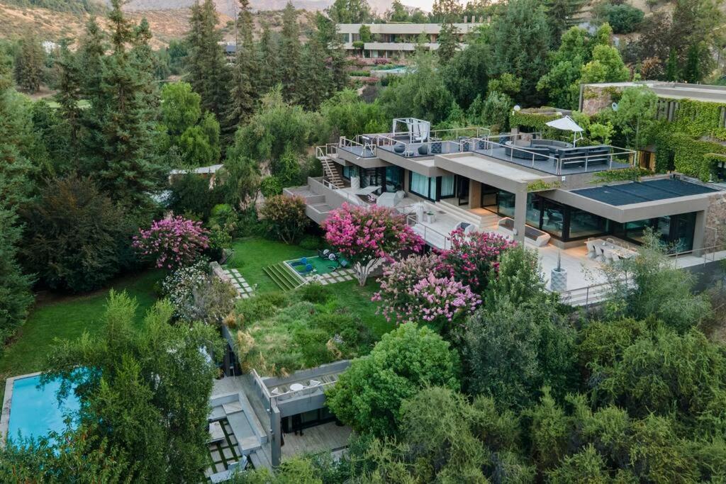 an aerial view of a house with a garden at Gran Casa Santiago *5 Estrellas All Inclusive LUJO in Santiago