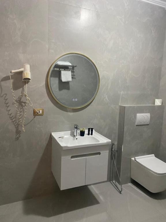 Koupelna v ubytování Prince Hotel
