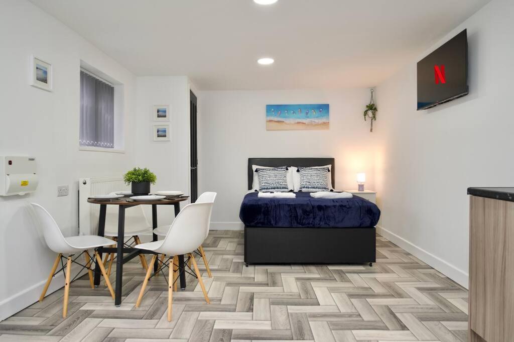 Matlock Studio 7 Coventry, Coventry (updated prices 2024)