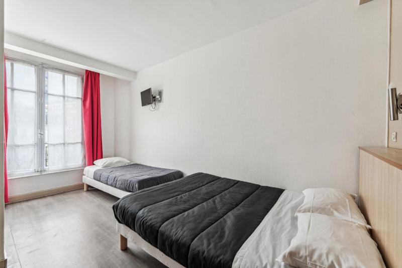 Hotel Tolbiac - Driepersoonskamer Met Eigen Badkamer