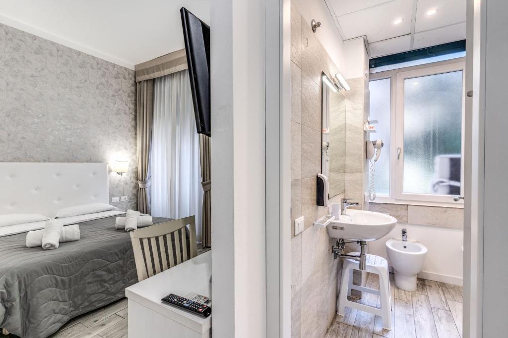 A bathroom at Gardenia Suite