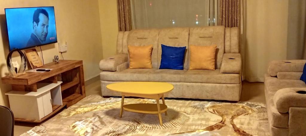 Posezení v ubytování Shanvin Homes-2 Bedroom Ensuite Apartment close to Rupa Mall, Mediheal, St Lukes and TopHill Hospitals