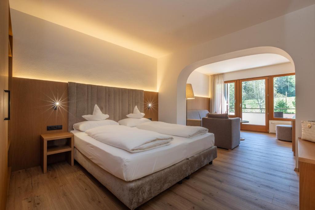 Royal Hotel Hinterhuber - Deluxe Doppelzimmer Mit Balkon