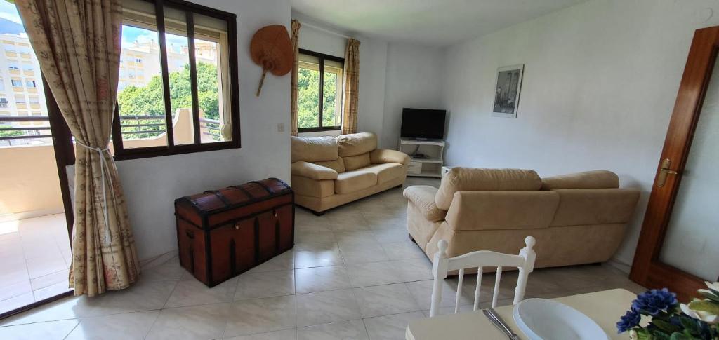 A seating area at Complejo Vallsun