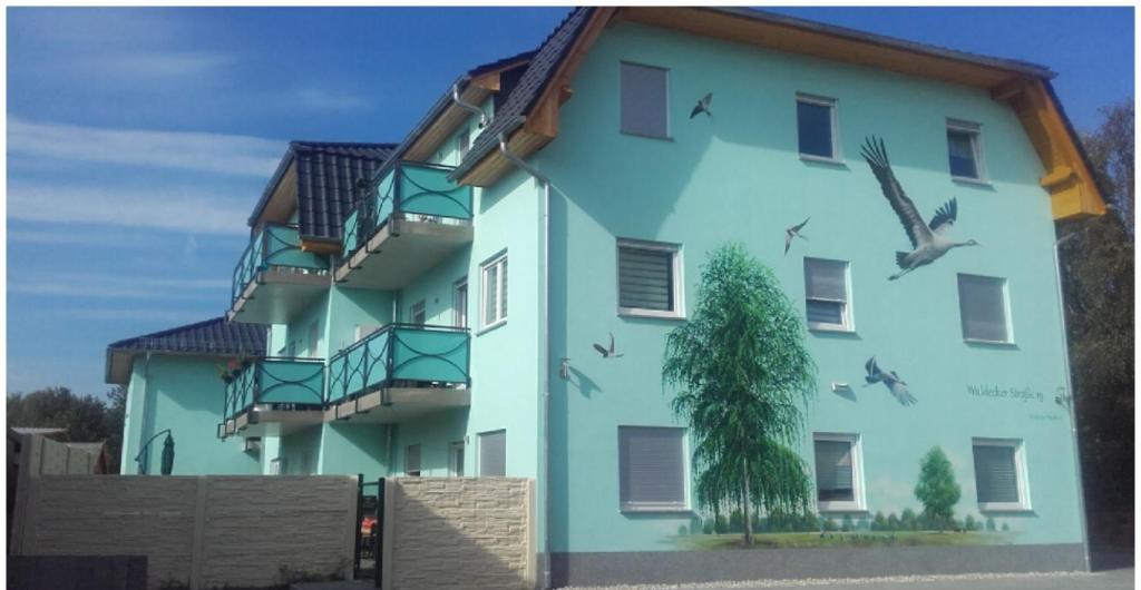 Bangunan di mana terletaknya apartmen