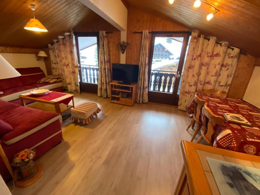 Posteľ alebo postele v izbe v ubytovaní Appartement familial avec Multi Pass, WIFI et parking, proche du centre de Châtel - FR-1-693-41