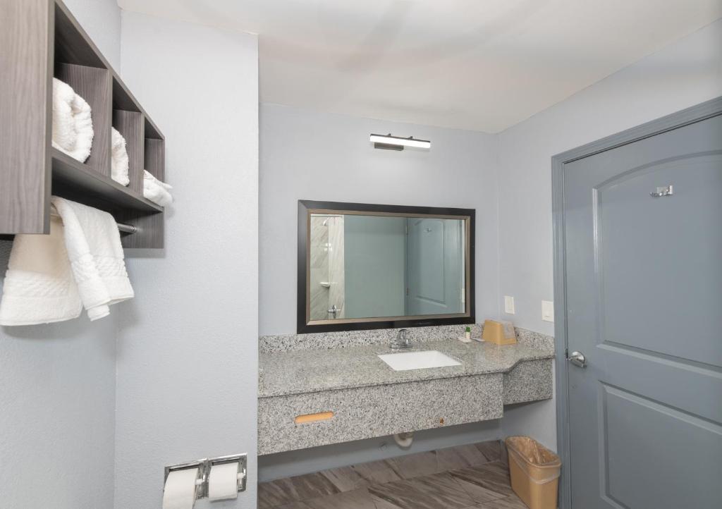Jamestown inn & Suites - Chambre Double Standard