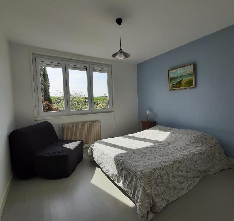 Ένα ή περισσότερα κρεβάτια σε δωμάτιο στο AG12 Villa "Les Dix Mouettes" Vue Mer Confort & Moments Inoubliables