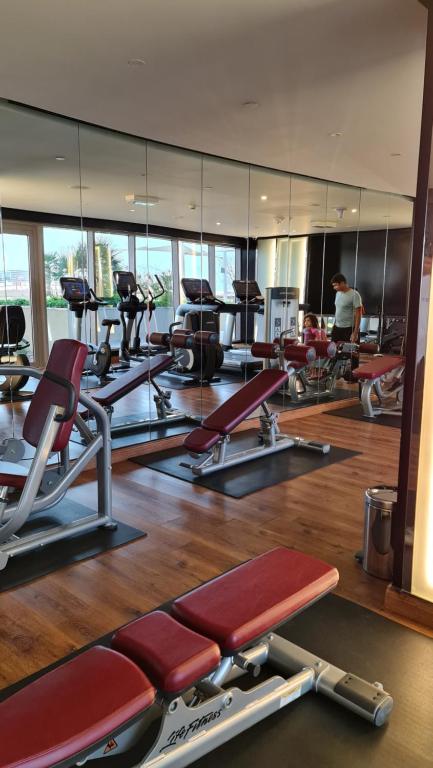 Fitness centrum a/nebo fitness zařízení v ubytování Beachfront Home with Sea View - 2BR, 134m2