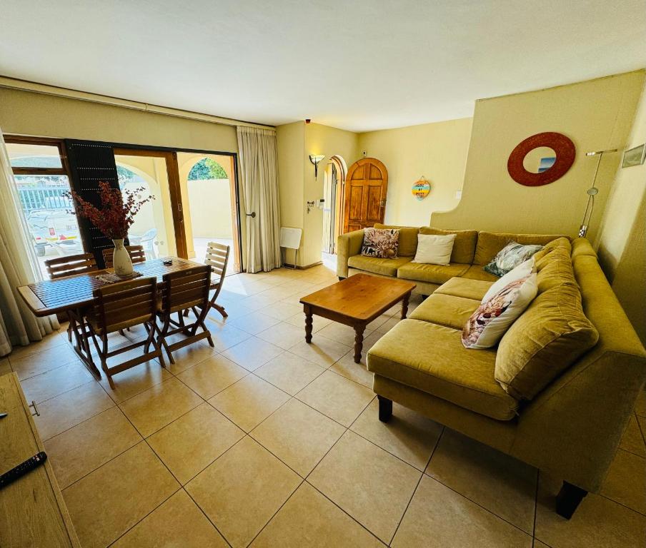 12 Bay Sands - Image 27