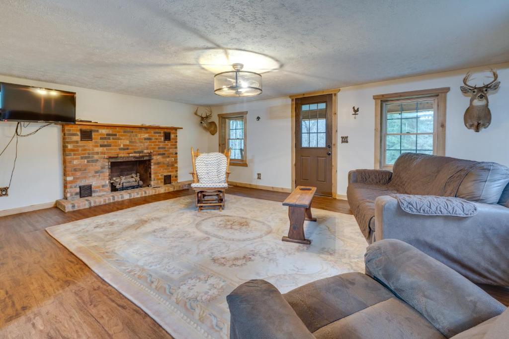 Casa vacanze Wellston Cabin with Fire Pits and ATV Trail Access! (USA