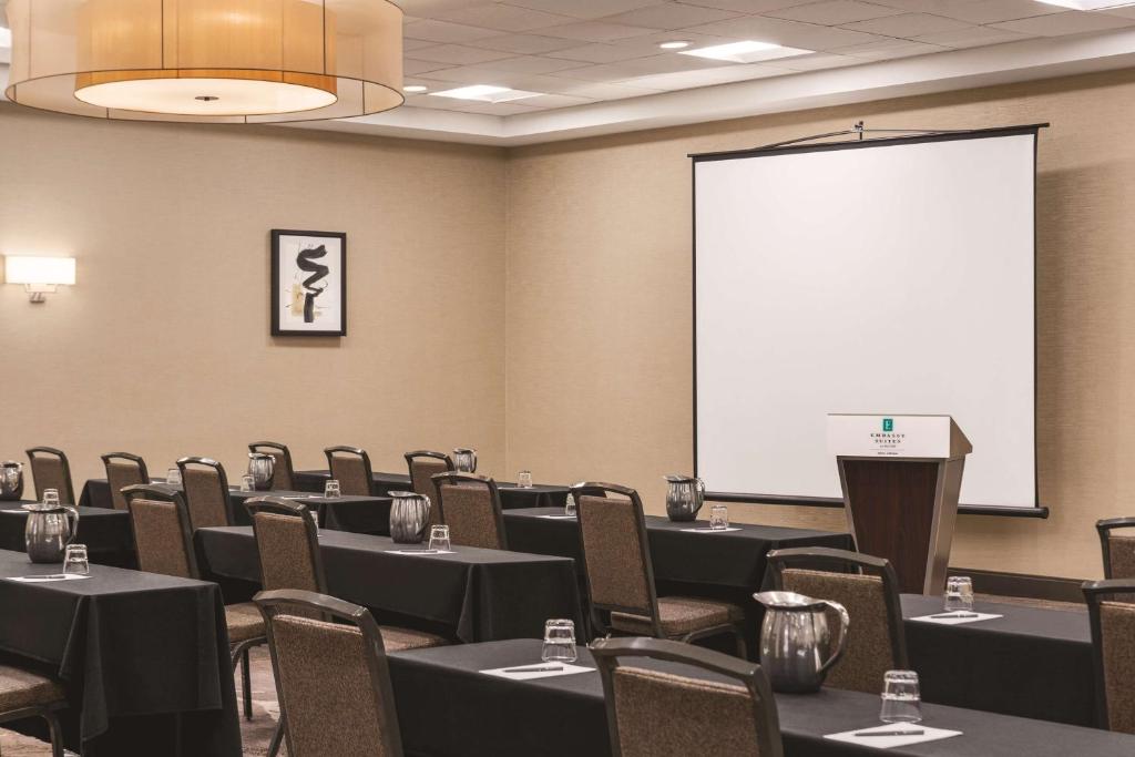 Embassy Suites by Hilton Baltimore at BWI Airport photo