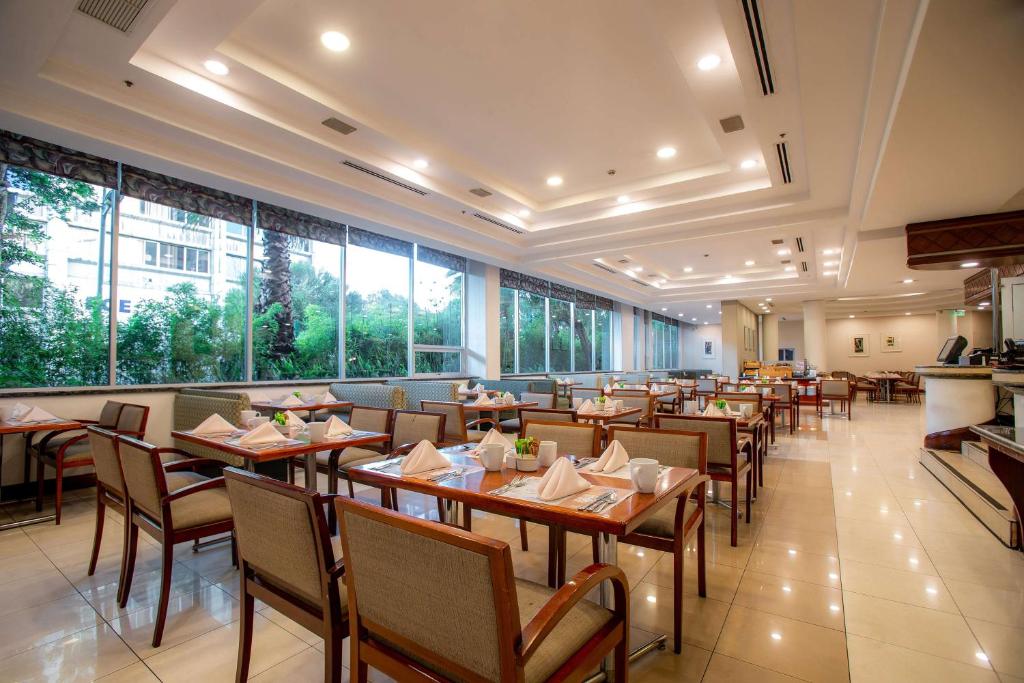 Restaurace v ubytování Hilton Colon Quito Hotel
