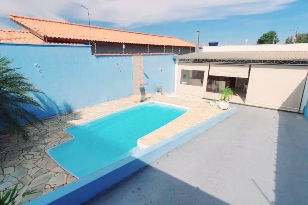 Πισίνα στο ή κοντά στο Edícula com piscina em São Pedro SP