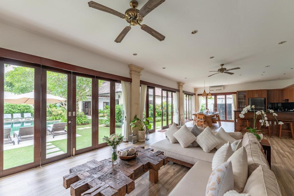 Villa Bugis Seminyak - Cemara Three-Bedroom Villa