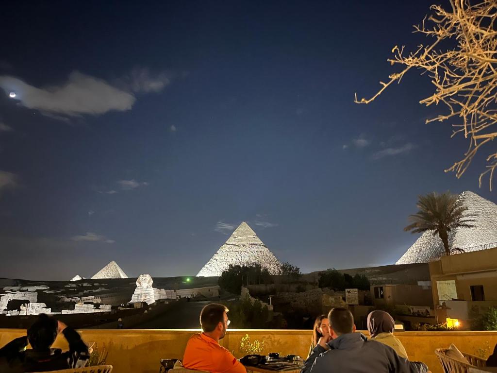 Fotografie z fotogalerie ubytování The Gate Hotel Front Pyramids & Sphinx View v Káhiře