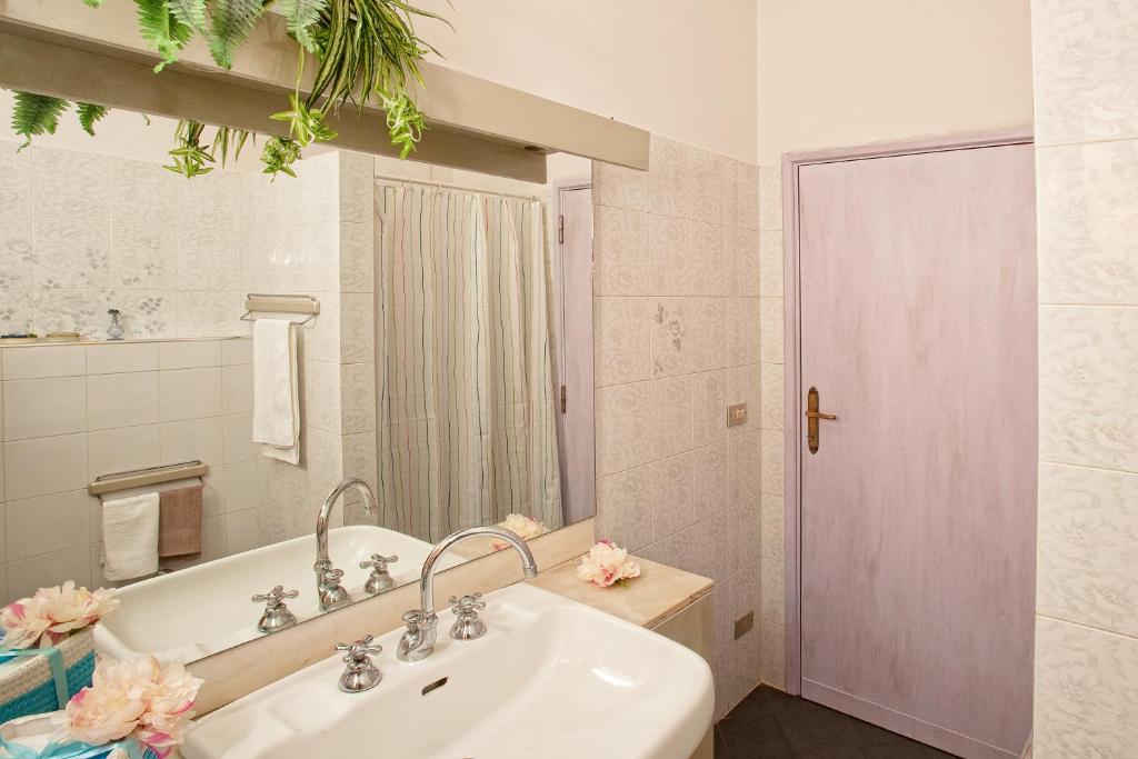 B&B Via della Grotta - Habitación Doble Con Baño Privado Externo