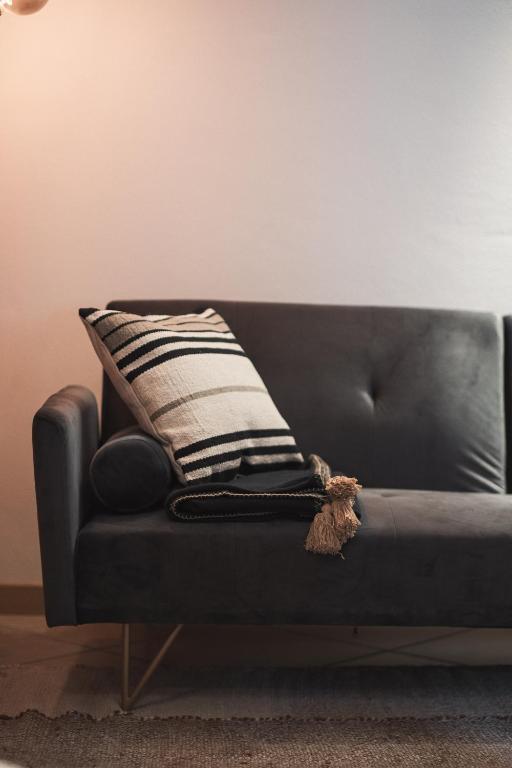 DUPLEX with Terrace - 6 min walk to Bernina Express - 16