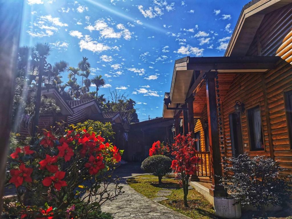 Aed väljaspool majutusasutust Yun Cui Leisure B&B