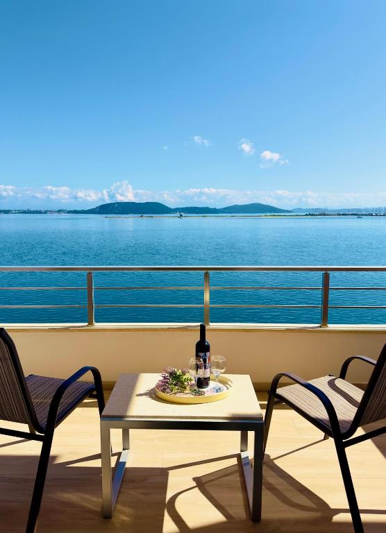 Bluish 3a, Preveza (updated prices 2025)