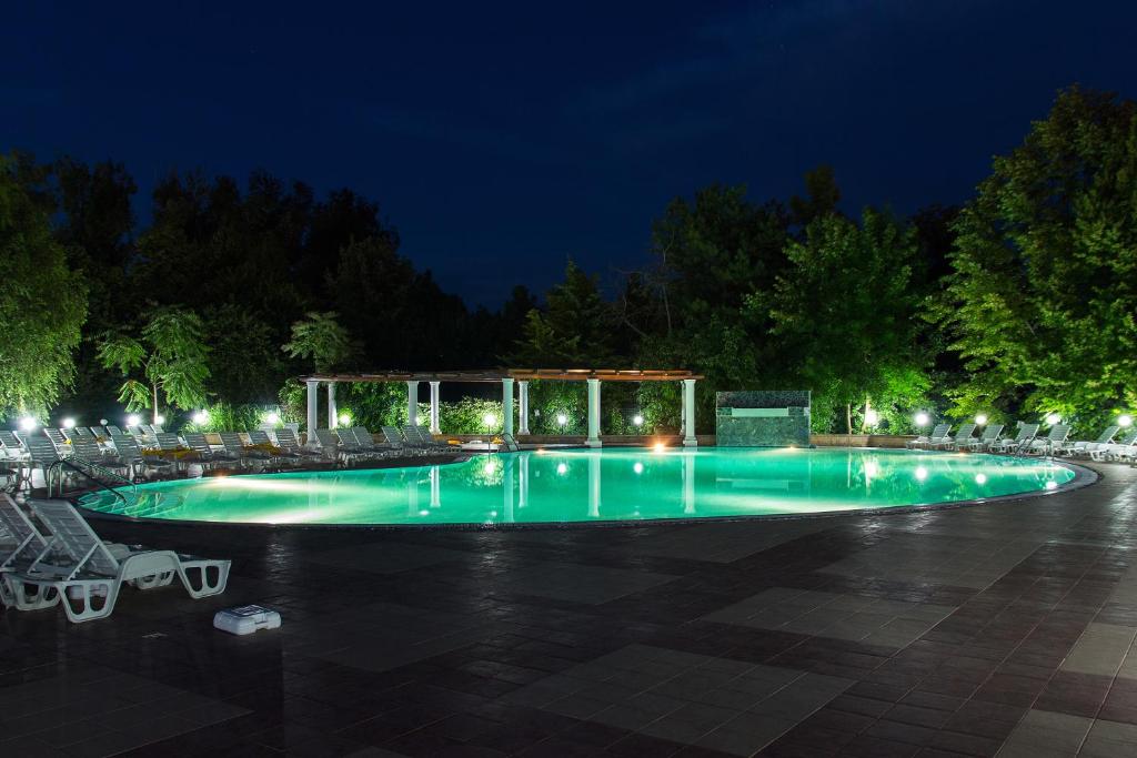 Bazén v ubytování Hotel 2D Resort and Spa nebo v jeho okolí
