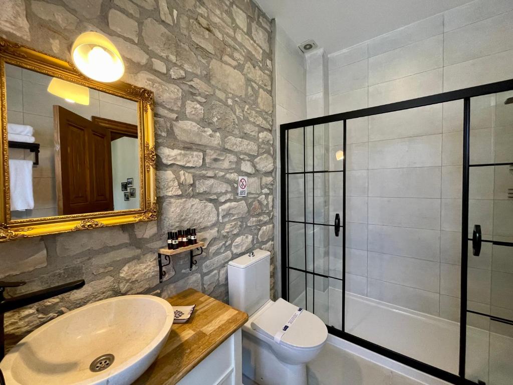 Koupelna v ubytování Urla Taş Konak Otel