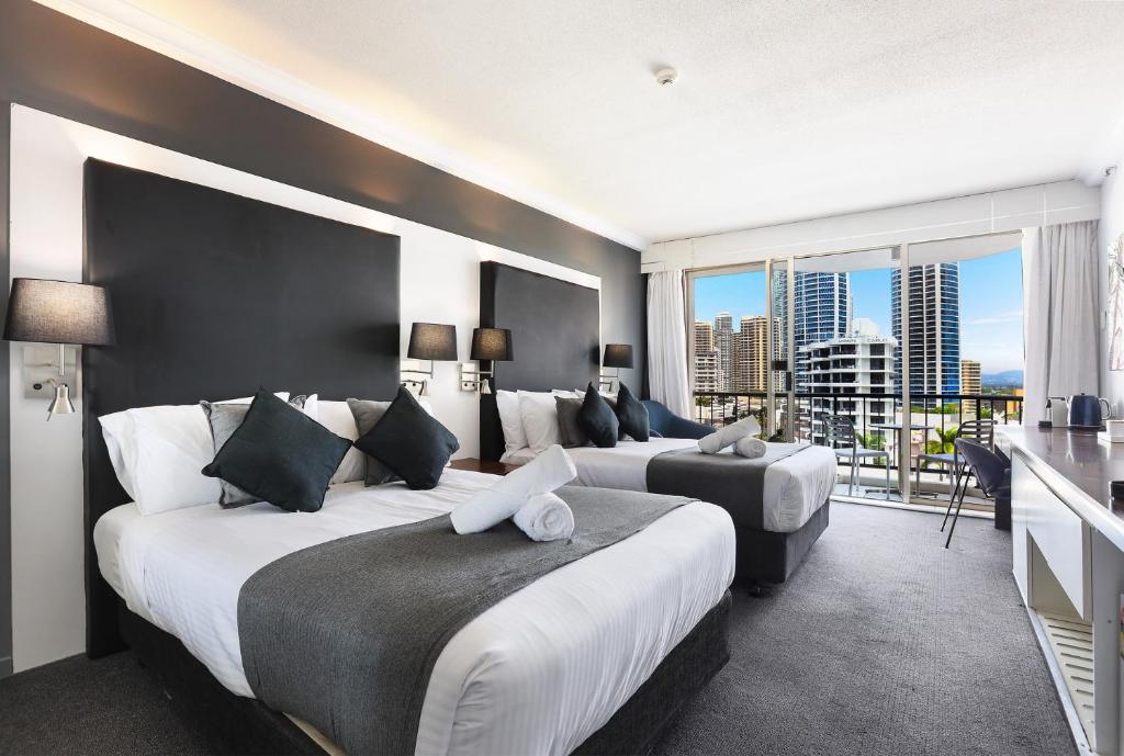 NEW Stunning Central Surfers Studio Apartment., Gold Coast (updated