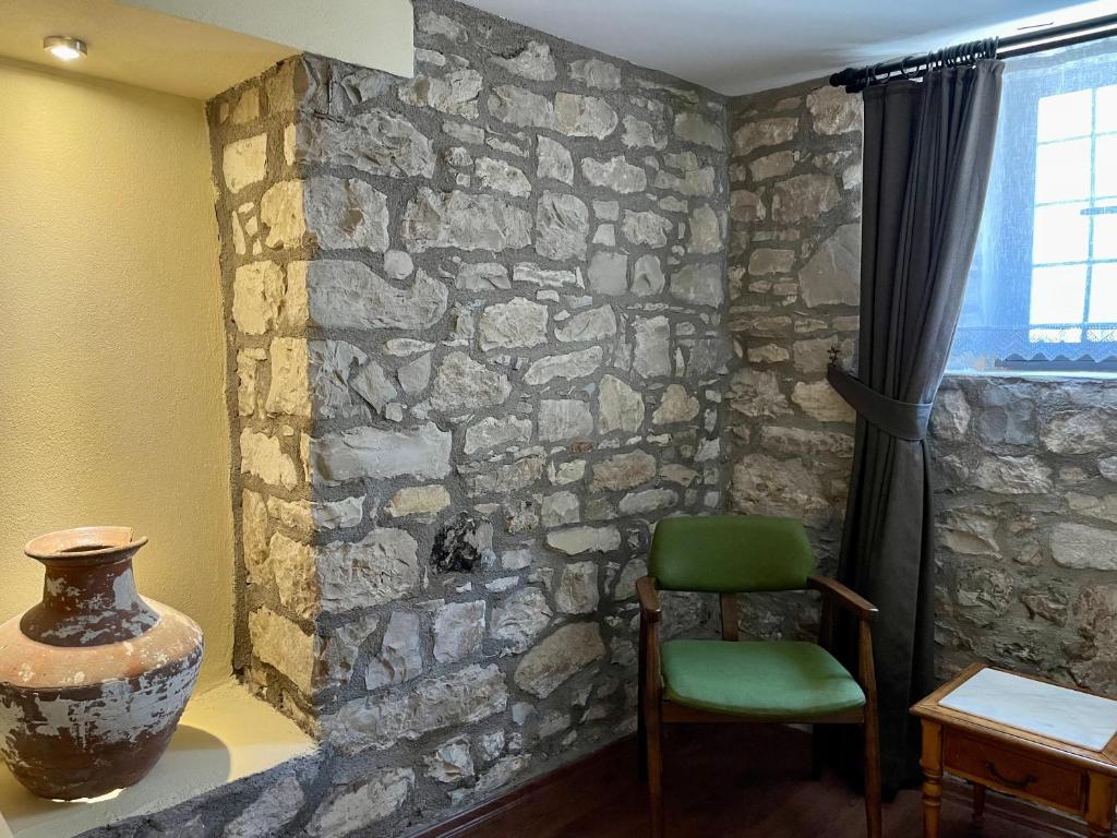 Posezení v ubytování Urla Taş Konak Otel