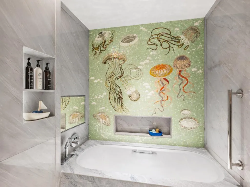 Treetop Hideout Themed Family Suite