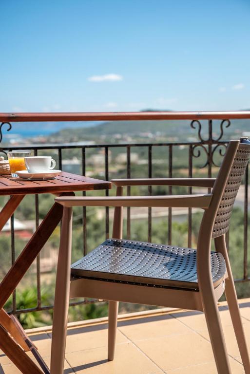 Balkón nebo terasa v ubytování Kaliviani Traditional Hotel